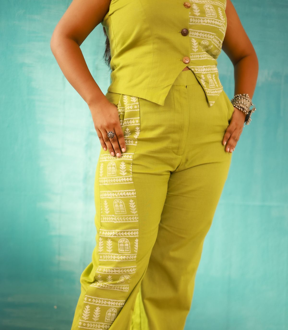 Bari Phera Shobuj Vest Set - Image 5